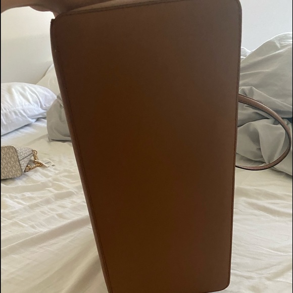 Micheal Kors tote brand new - Picture 2 of 4